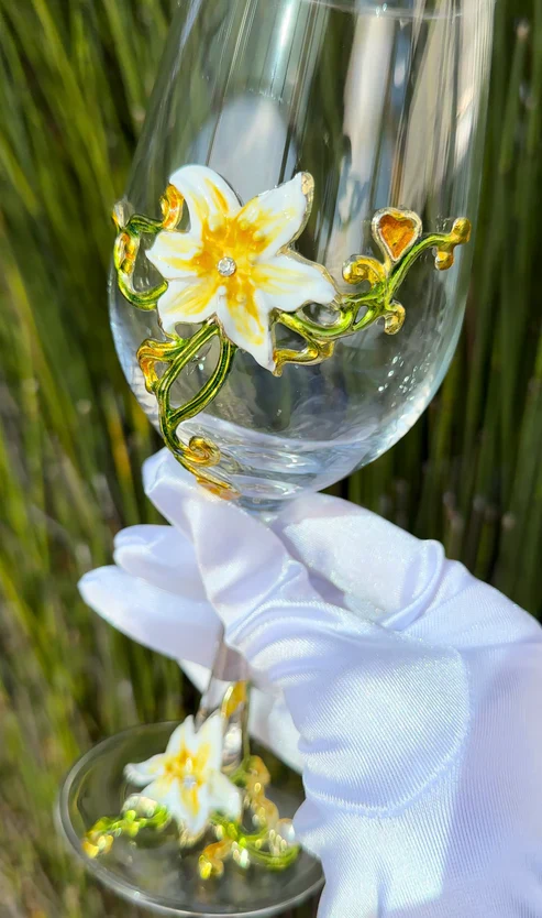 Lily Wine Glass