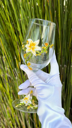 Lily Wine Glass